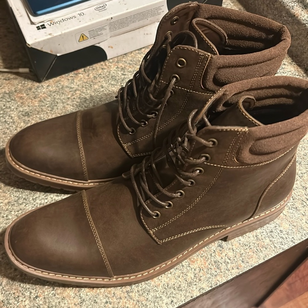 Perry Ellis men’s dress boots brand new retail for 150$ my price 50$ 1/3 retail